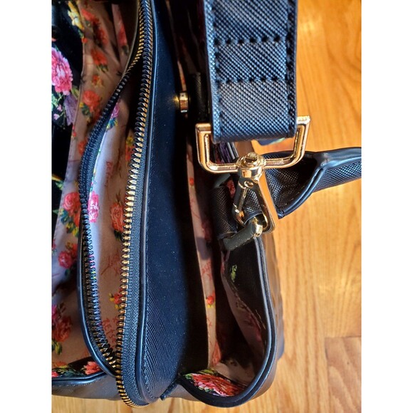 Betsey Johnson Embossed Heart Satchel Purse Bag Black - Picture 10 of 11